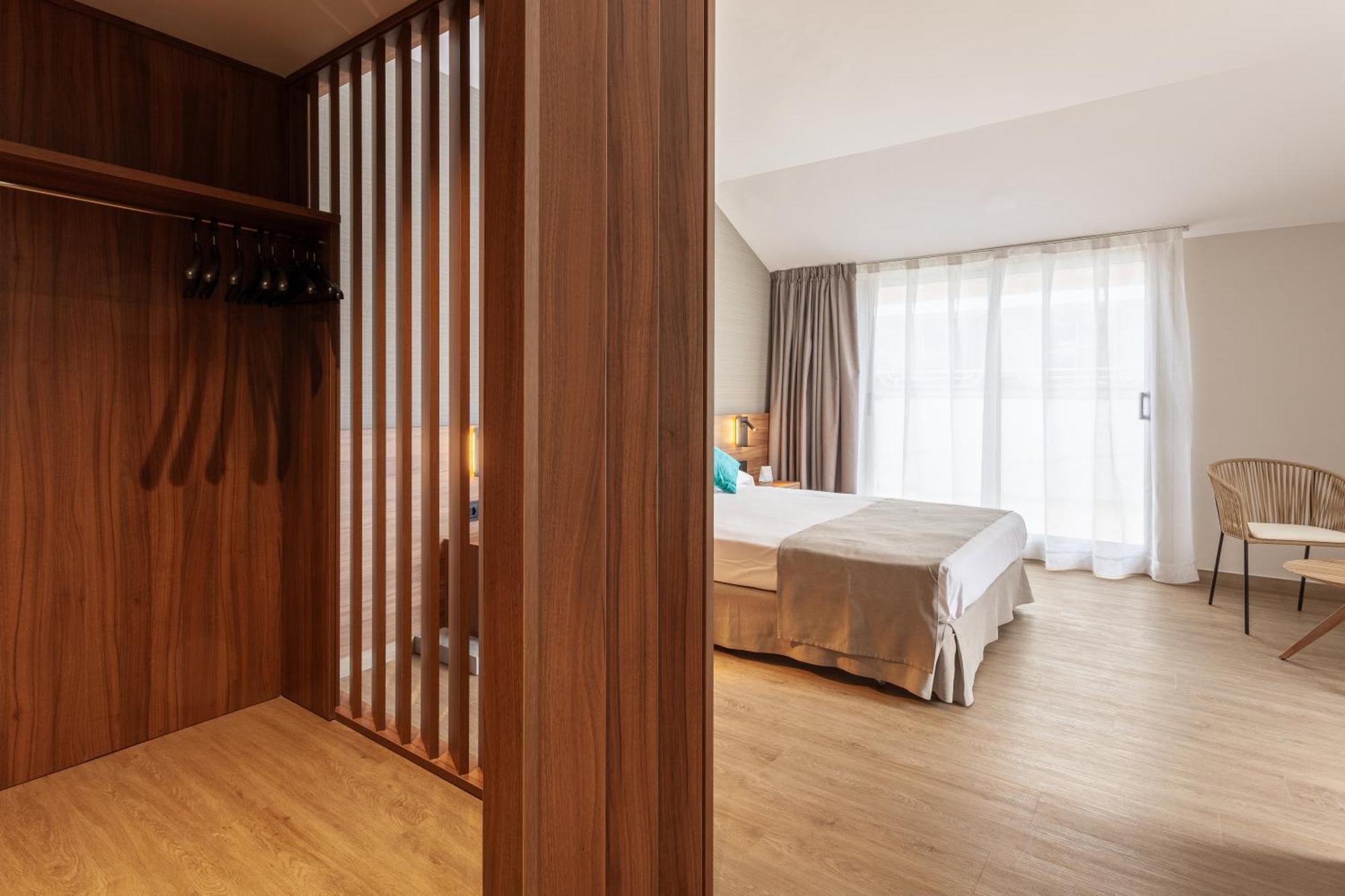 Hotel Dwo Sirius - Adults Only Santa Susanna Exterior foto